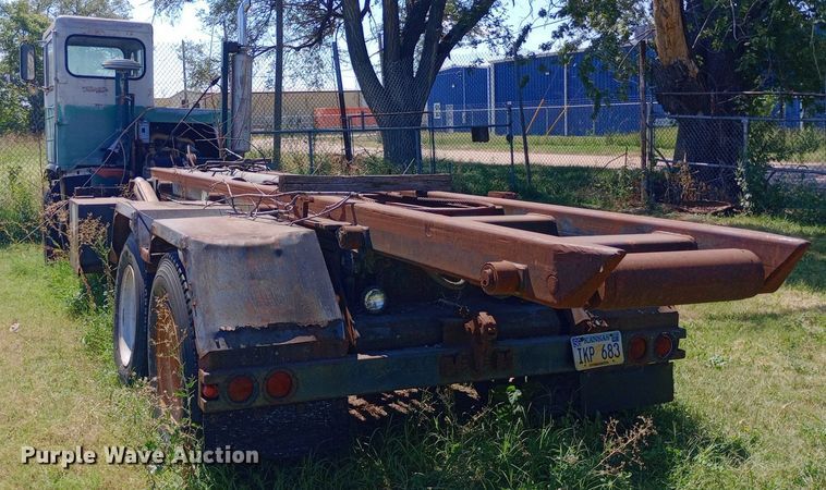 image for item DH1348 1969 Freightliner  HD-8264 roll-off container truck