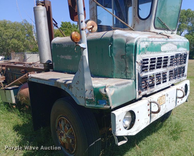 image for item DH1348 1969 Freightliner  HD-8264 roll-off container truck