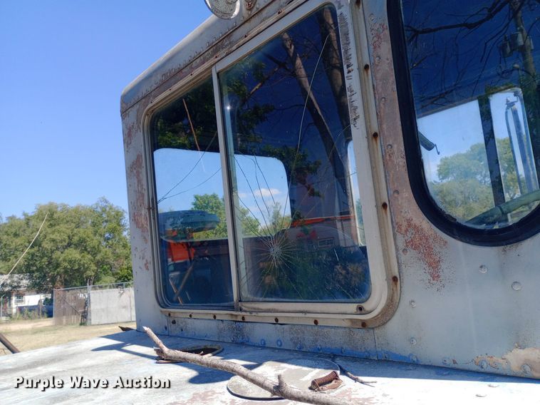 image for item DH1348 1969 Freightliner  HD-8264 roll-off container truck