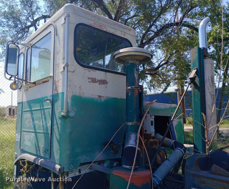 image for item DH1348 1969 Freightliner  HD-8264 roll-off container truck