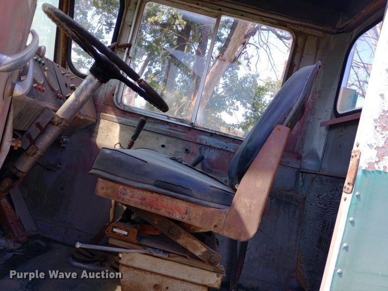 image for item DH1348 1969 Freightliner  HD-8264 roll-off container truck