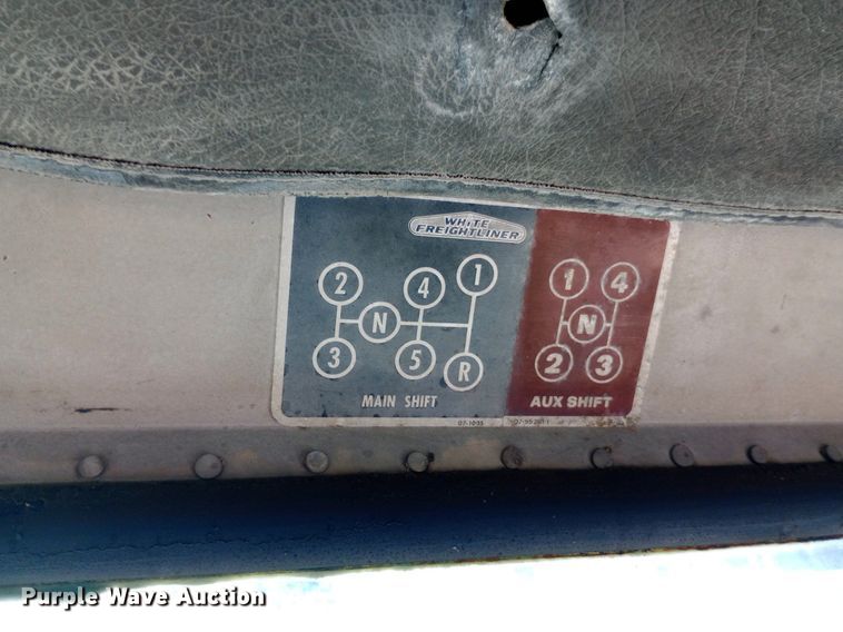 image for item DH1348 1969 Freightliner  HD-8264 roll-off container truck