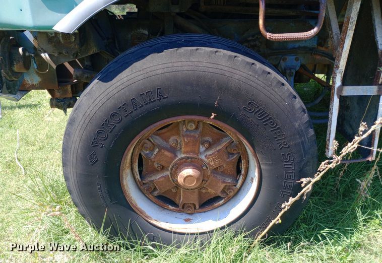 image for item DH1348 1969 Freightliner  HD-8264 roll-off container truck