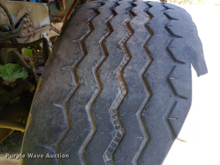 image for item DH1348 1969 Freightliner  HD-8264 roll-off container truck