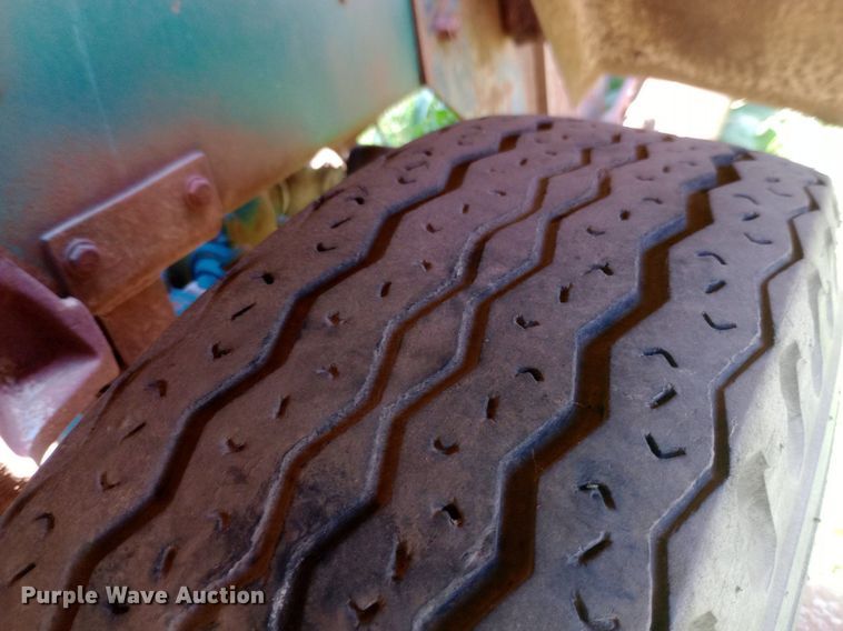 image for item DH1348 1969 Freightliner  HD-8264 roll-off container truck