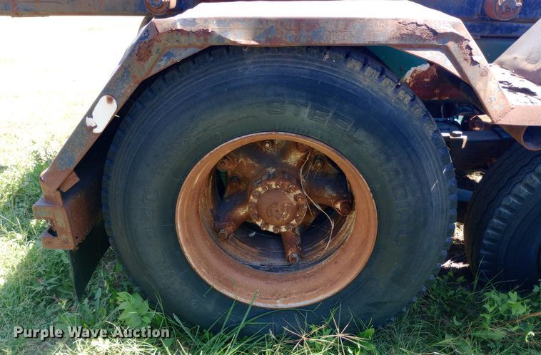 image for item DH1348 1969 Freightliner  HD-8264 roll-off container truck