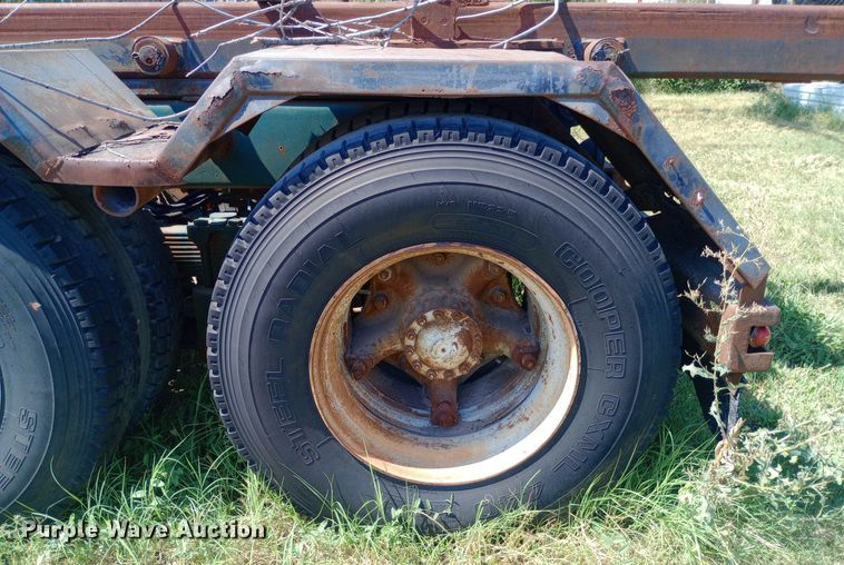 image for item DH1348 1969 Freightliner  HD-8264 roll-off container truck