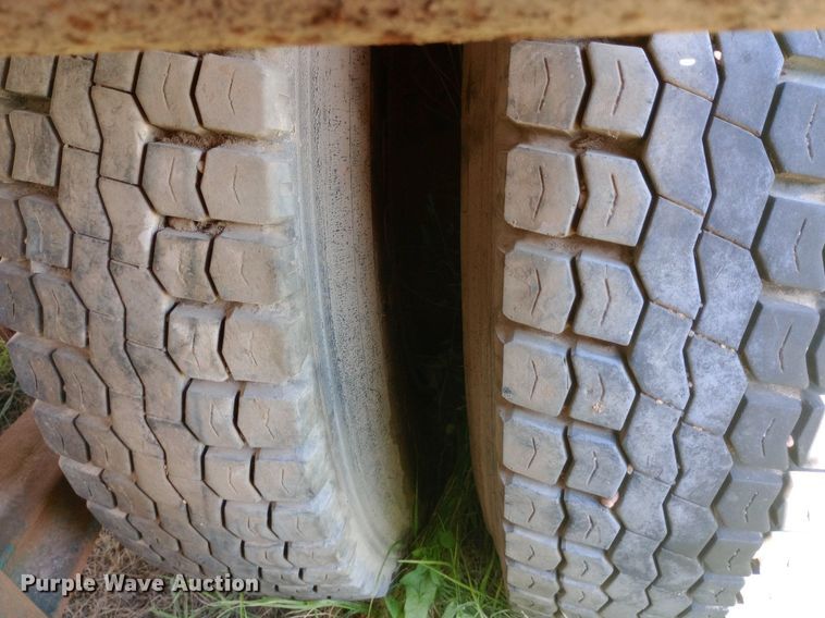 image for item DH1348 1969 Freightliner  HD-8264 roll-off container truck