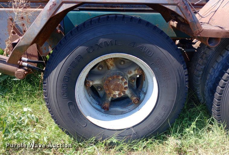 image for item DH1348 1969 Freightliner  HD-8264 roll-off container truck