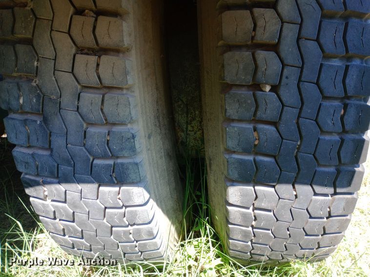 image for item DH1348 1969 Freightliner  HD-8264 roll-off container truck