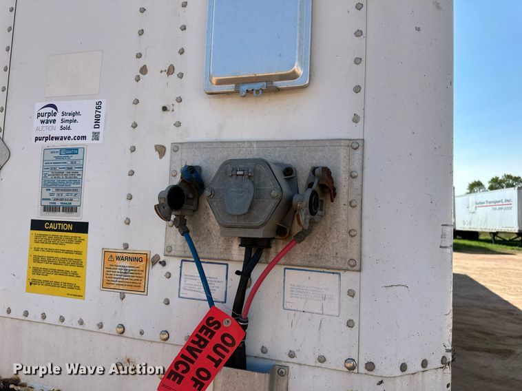 image for item DN0765 2013 Stoughton  AVW-535T-S-C-AR dry van trailer