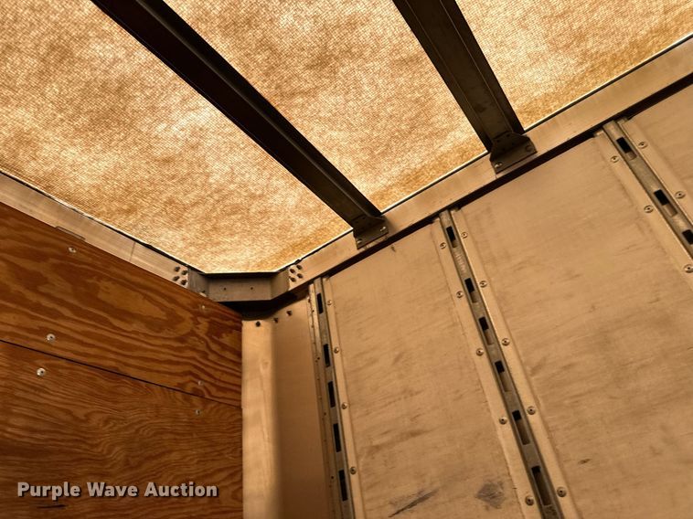 image for item DN0765 2013 Stoughton  AVW-535T-S-C-AR dry van trailer