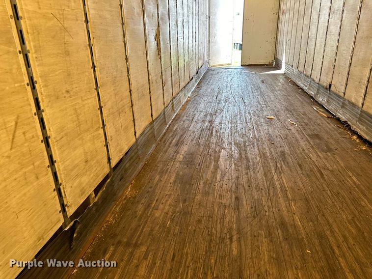 image for item DN0765 2013 Stoughton  AVW-535T-S-C-AR dry van trailer