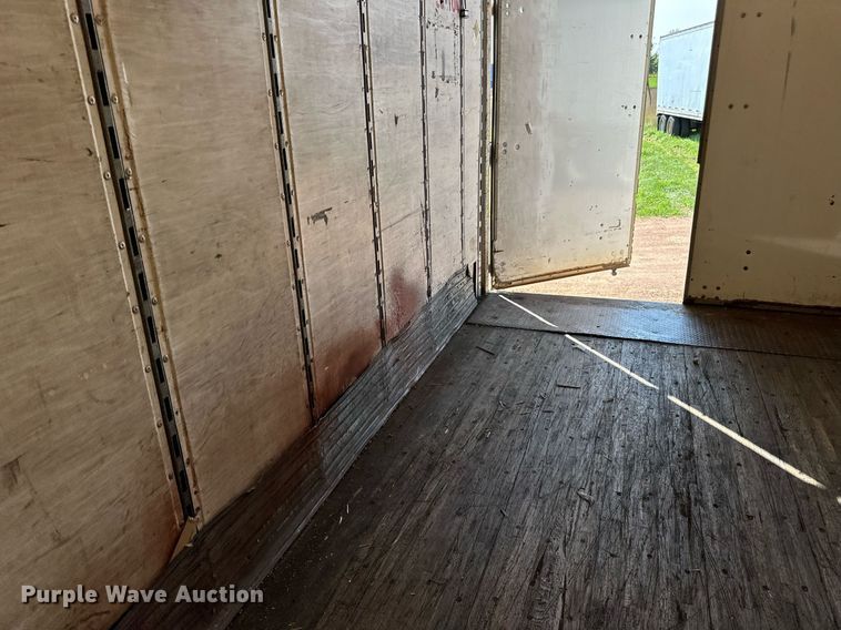 image for item DN0765 2013 Stoughton  AVW-535T-S-C-AR dry van trailer