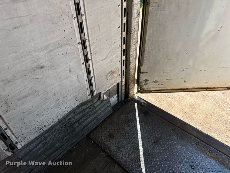 image for item DN0765 2013 Stoughton  AVW-535T-S-C-AR dry van trailer