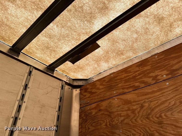 image for item DN0765 2013 Stoughton  AVW-535T-S-C-AR dry van trailer