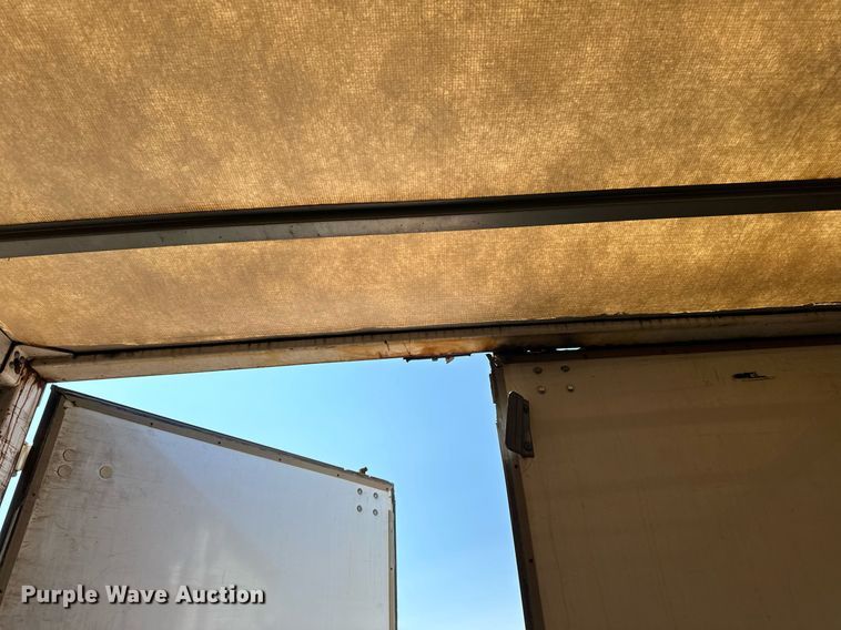 image for item DN0765 2013 Stoughton  AVW-535T-S-C-AR dry van trailer