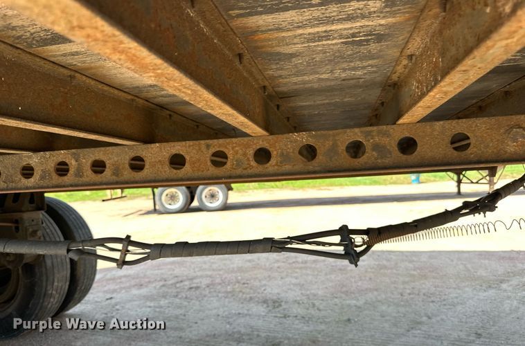 image for item DN0765 2013 Stoughton  AVW-535T-S-C-AR dry van trailer