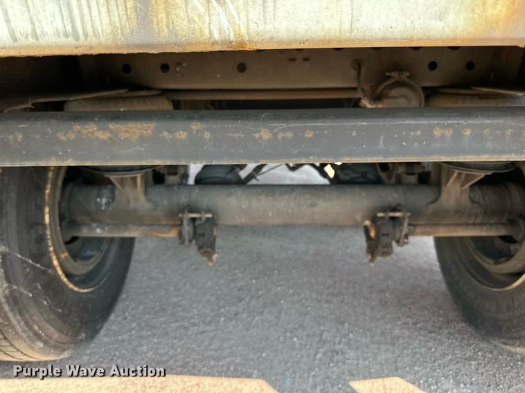 image for item DN0765 2013 Stoughton  AVW-535T-S-C-AR dry van trailer