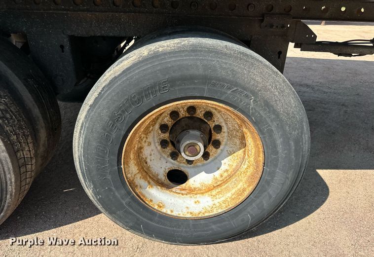 image for item DN0765 2013 Stoughton  AVW-535T-S-C-AR dry van trailer