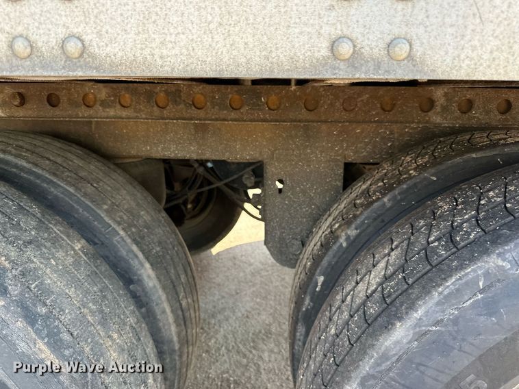 image for item DN0765 2013 Stoughton  AVW-535T-S-C-AR dry van trailer