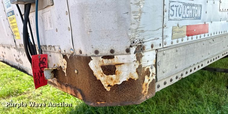 image for item DN0766 2001 Stoughton  AVW-535T-S-C-AR dry van trailer