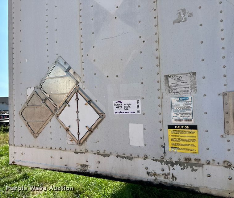 image for item DN0766 2001 Stoughton  AVW-535T-S-C-AR dry van trailer