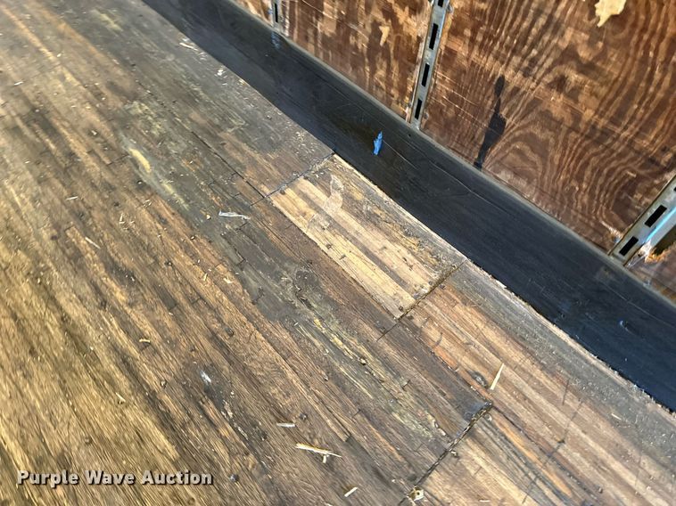 image for item DN0766 2001 Stoughton  AVW-535T-S-C-AR dry van trailer