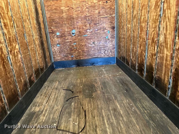 image for item DN0766 2001 Stoughton  AVW-535T-S-C-AR dry van trailer