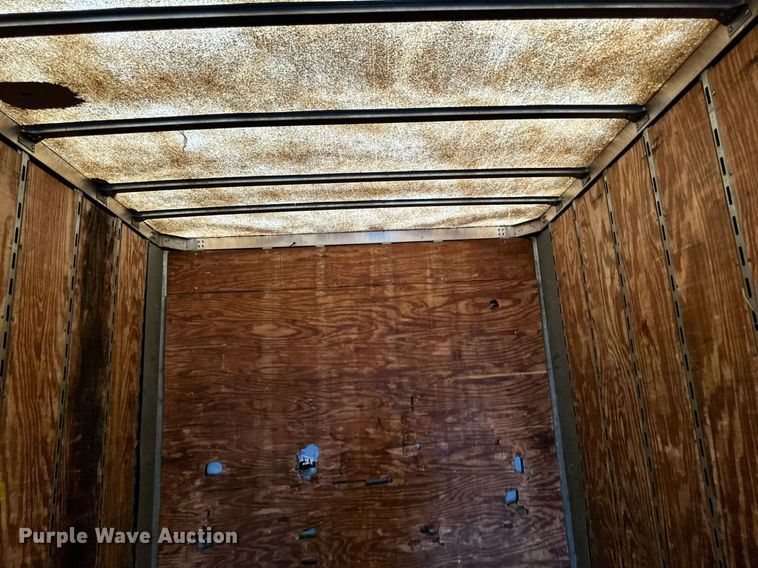 image for item DN0766 2001 Stoughton  AVW-535T-S-C-AR dry van trailer