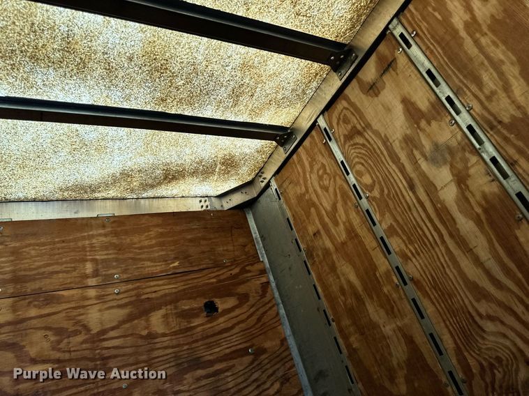 image for item DN0766 2001 Stoughton  AVW-535T-S-C-AR dry van trailer