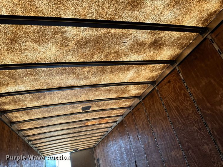 image for item DN0766 2001 Stoughton  AVW-535T-S-C-AR dry van trailer