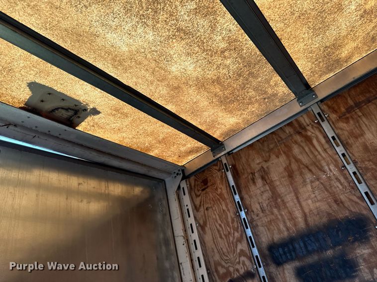 image for item DN0766 2001 Stoughton  AVW-535T-S-C-AR dry van trailer