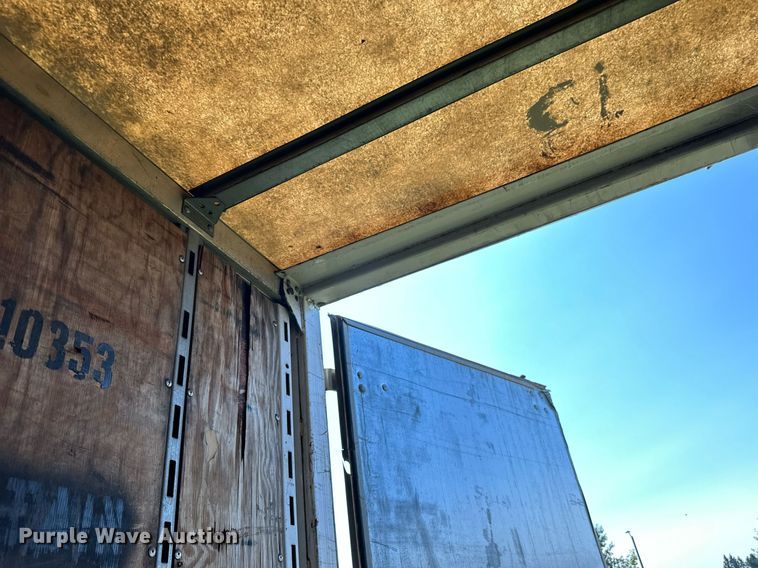 image for item DN0766 2001 Stoughton  AVW-535T-S-C-AR dry van trailer