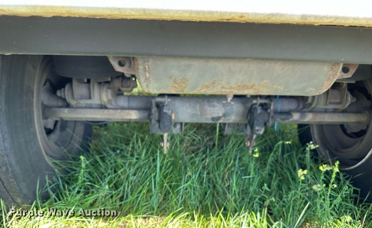 image for item DN0766 2001 Stoughton  AVW-535T-S-C-AR dry van trailer