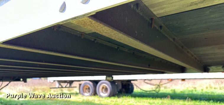 image for item DN0766 2001 Stoughton  AVW-535T-S-C-AR dry van trailer