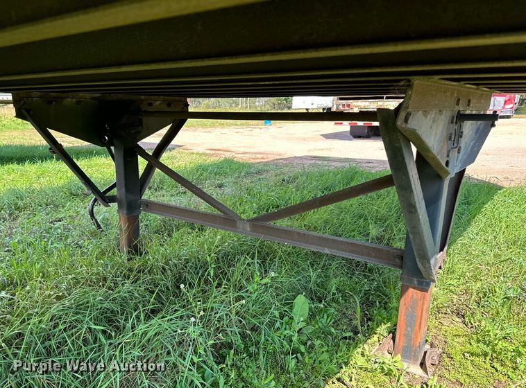 image for item DN0766 2001 Stoughton  AVW-535T-S-C-AR dry van trailer