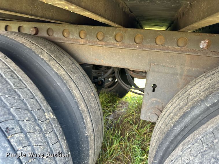 image for item DN0766 2001 Stoughton  AVW-535T-S-C-AR dry van trailer