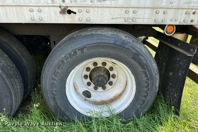 image for item DN0766 2001 Stoughton  AVW-535T-S-C-AR dry van trailer