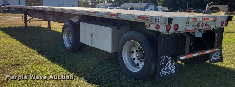 image for item DN3503 2006 Utility FS2CHA flatbed trailer