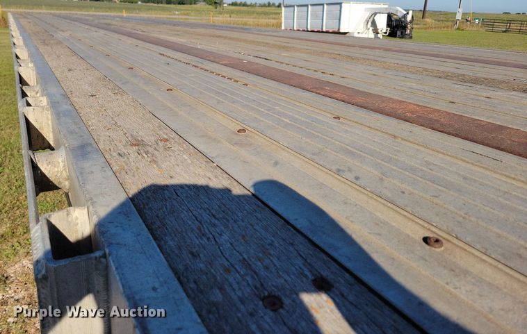 image for item DN3503 2006 Utility FS2CHA flatbed trailer