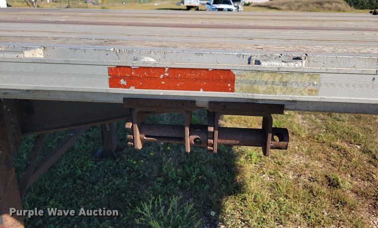 image for item DN3503 2006 Utility FS2CHA flatbed trailer