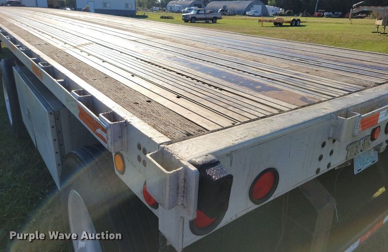 image for item DN3503 2006 Utility FS2CHA flatbed trailer