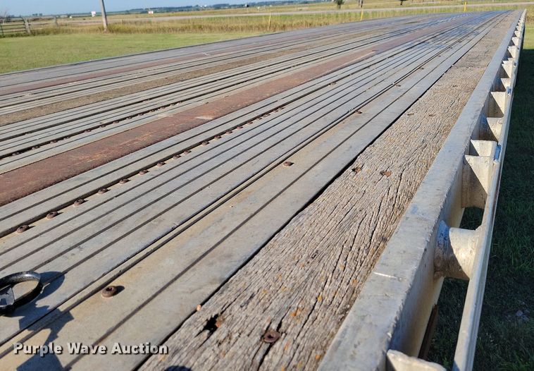 image for item DN3503 2006 Utility FS2CHA flatbed trailer