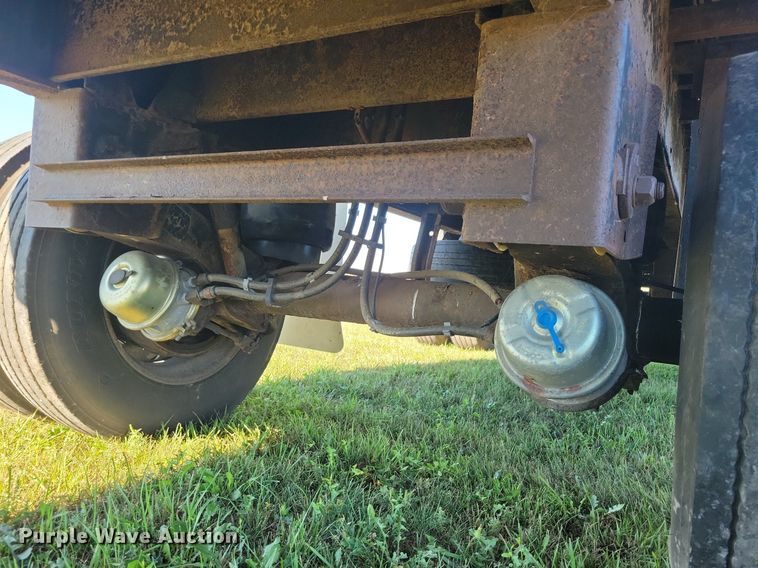 image for item DN3503 2006 Utility FS2CHA flatbed trailer