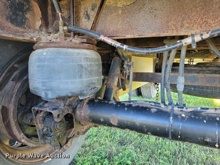 image for item DN3503 2006 Utility FS2CHA flatbed trailer