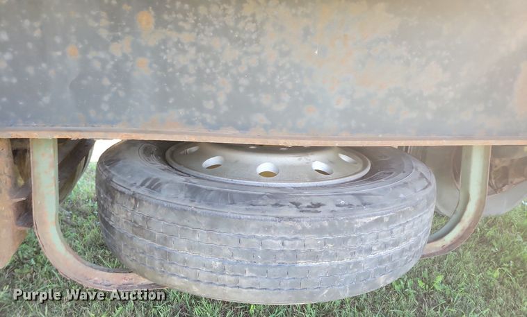 image for item DN3503 2006 Utility FS2CHA flatbed trailer