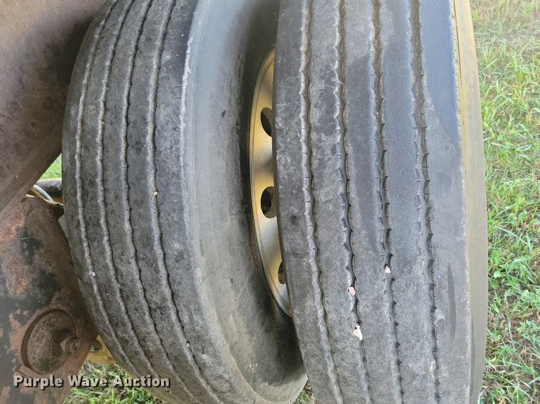 image for item DN3503 2006 Utility FS2CHA flatbed trailer