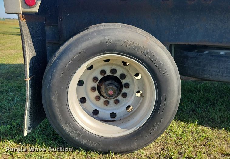 image for item DN3503 2006 Utility FS2CHA flatbed trailer