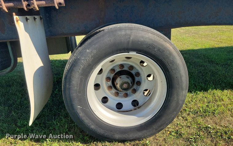 image for item DN3503 2006 Utility FS2CHA flatbed trailer